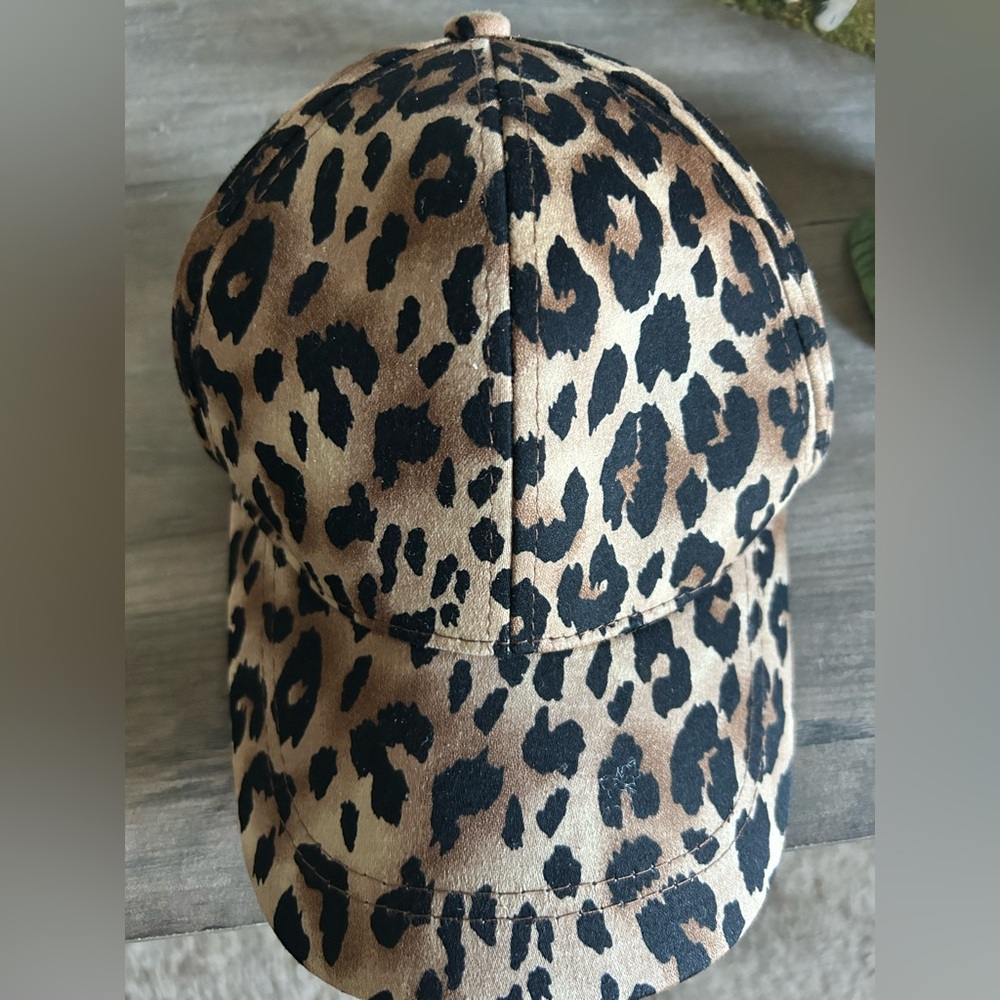 Francesca's Collections Floral Accessory